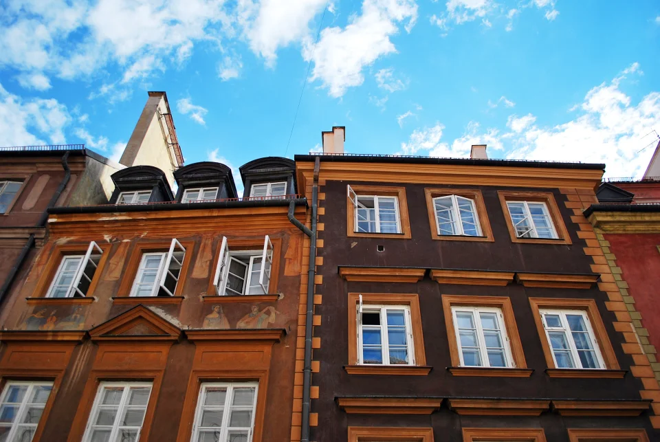 Sprzedaż mieszkania w kamienicy - czy na pewno się opłaci 