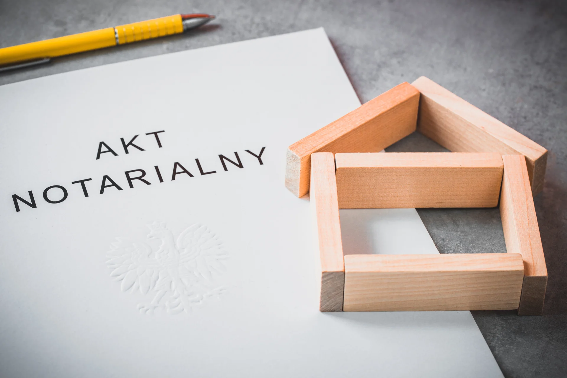 Akt notarialny mieszkania i wszystko co się z nim wiąże w 2024 roku 